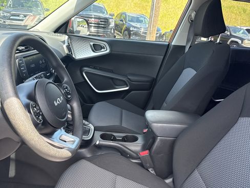 Used 2022 Kia Soul LX FWD image 12