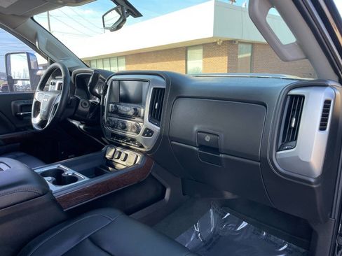 Used 2019 GMC Sierra 2500 SLT w/ Duramax Plus Package image 36