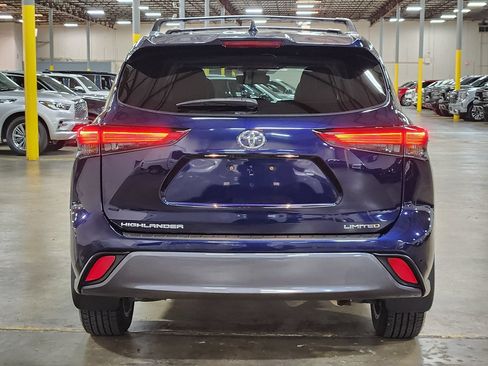 Used 2022 Toyota Highlander Limited FWD image 10