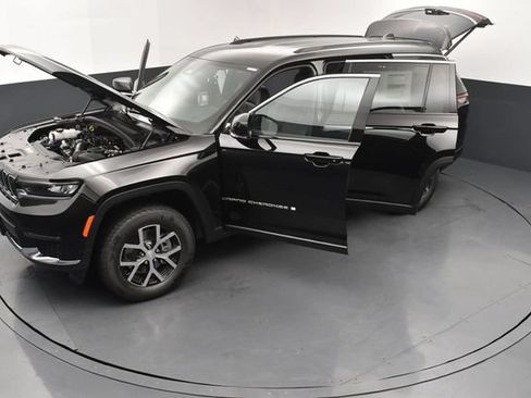 Used 2025 Jeep Grand Cherokee L Limited AWD/4WD image 27