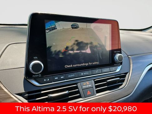 Used 2025 Nissan Altima 2.5 SV FWD image 28