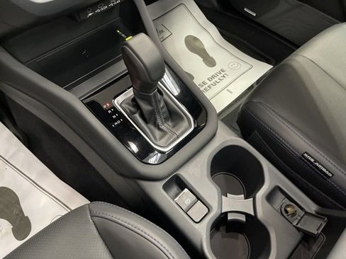 Certified 2025 Subaru Forester Limited image 32