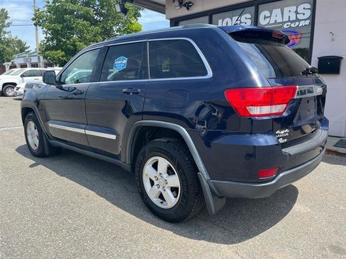 Used 2013 Jeep Grand Cherokee Laredo w/ Laredo E Group AWD/4WD image 2