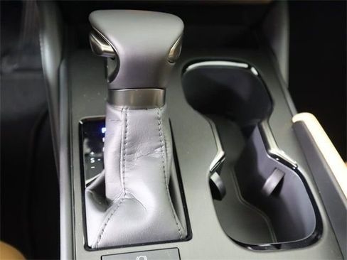 New 2025 Lexus ES 350 w/ Premium Package image 18