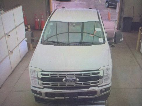 Used 2023 Ford F250 XLT AWD/4WD image 10