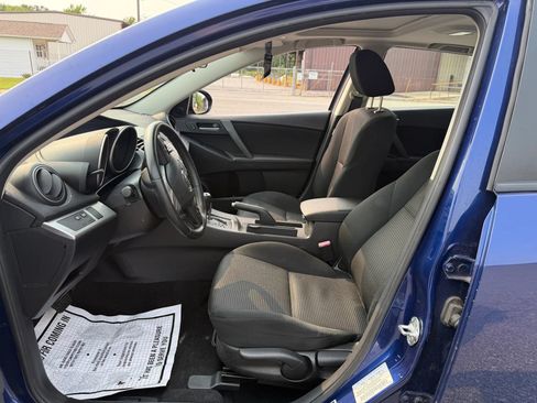 Used 2013 MAZDA MAZDA3 i Touring FWD image 10