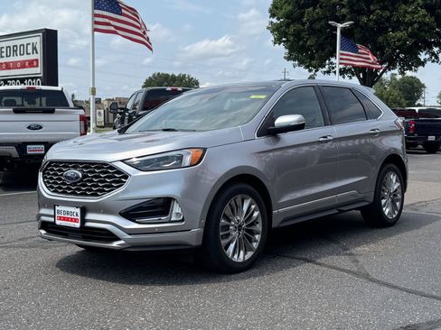 Used 2021 Ford Edge Titanium w/ Equipment Group 301A FWD image 5