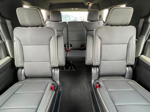 New 2026 Chevrolet Suburban Premier AWD/4WD image 27