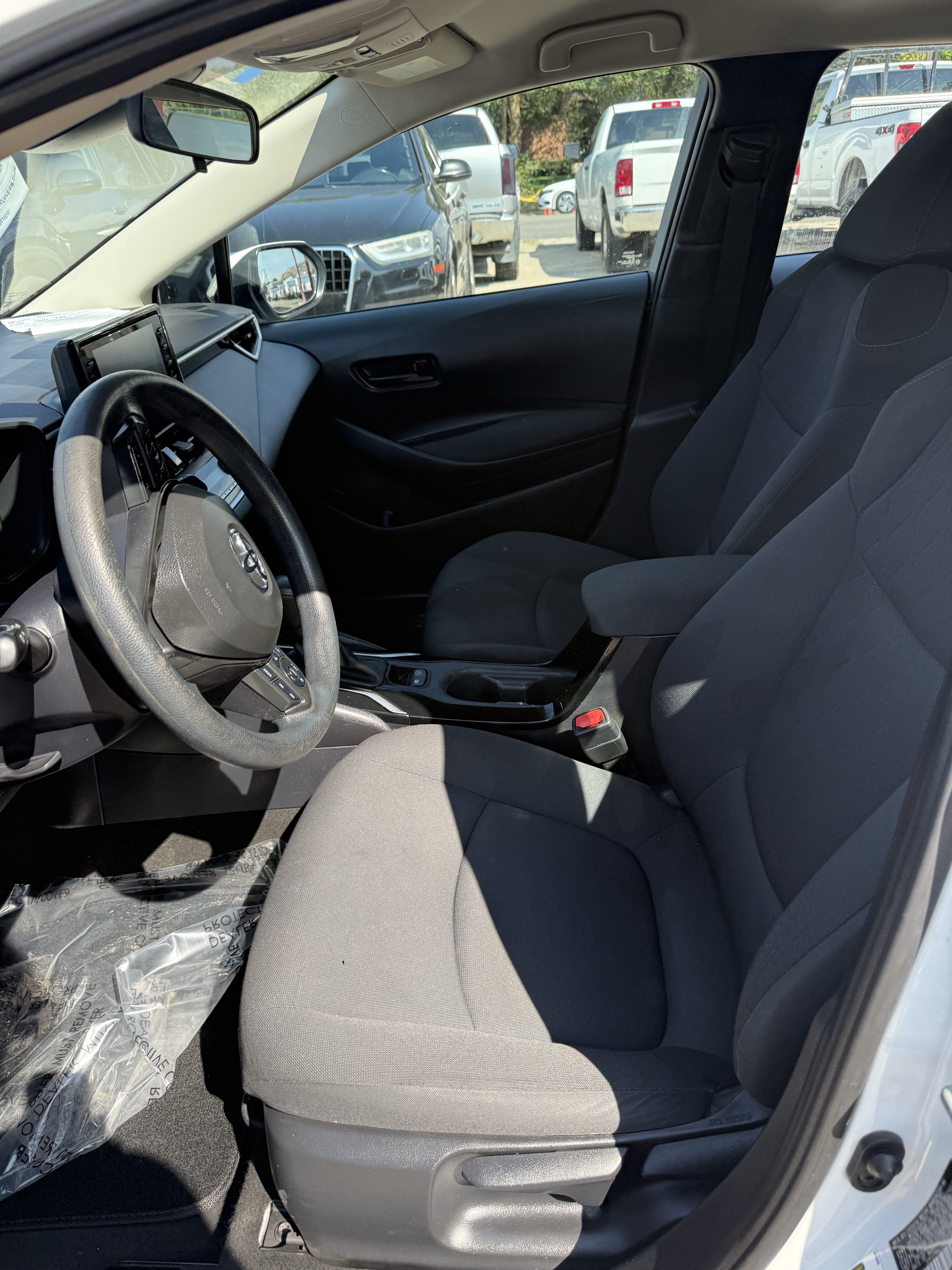 Used 2022 Toyota Corolla LE FWD image 4