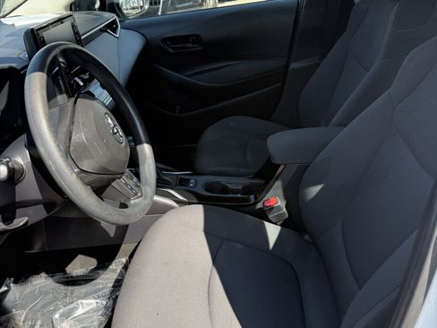 Used 2022 Toyota Corolla LE FWD image 4