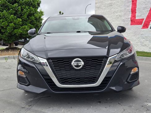 Used 2022 Nissan Altima 2.5 SV FWD image 2