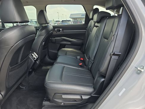 Used 2024 Kia Sorento S w/ Panoramic Sunroof Package AWD/4WD image 10