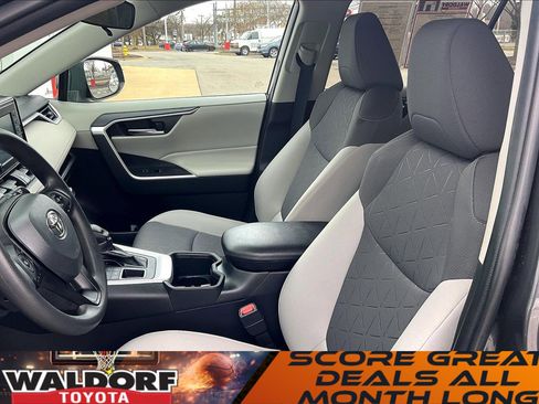 Used 2022 Toyota RAV4 XLE image 29