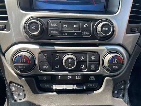 Used 2015 Chevrolet Suburban LTZ AWD/4WD image 40