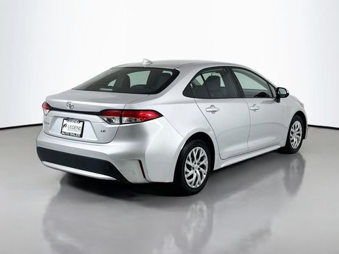 Used 2020 Toyota Corolla LE FWD image 5