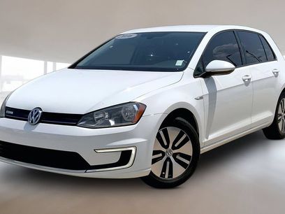 Used 2016 Volkswagen e-Golf SE w/ DC Fast Charging Package
