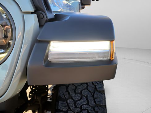 Used 2024 Jeep Wrangler Unlimited Rubicon 4xe w/ Technology Group image 61