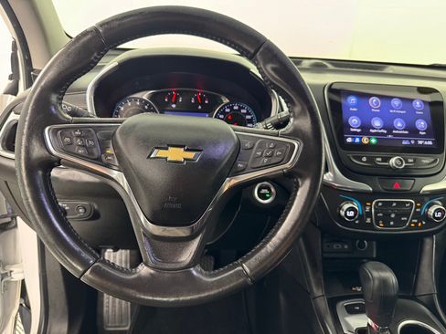 Used 2020 Chevrolet Equinox Premier w/ Premier Redline Edition FWD image 13