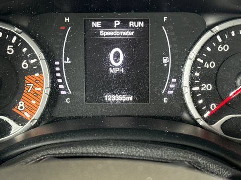 Used 2020 Jeep Renegade Sport FWD image 32