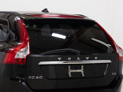 Used 2017 Volvo XC60 T5 w/ Tailgate Package FWD image 16