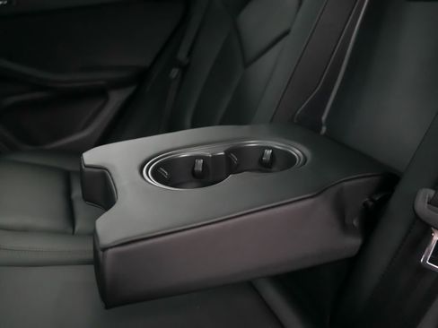 New 2026 Porsche Macan Turbo image 19