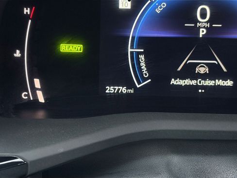 Used 2025 Toyota Camry LE image 39