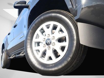 New 2025 Toyota Tacoma SR5