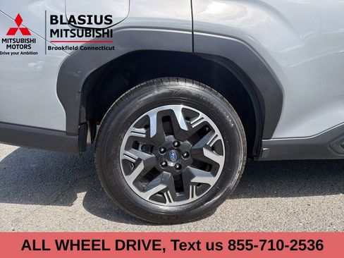 Used 2025 Subaru Forester Premium w/ Convenience Package #1 image 5