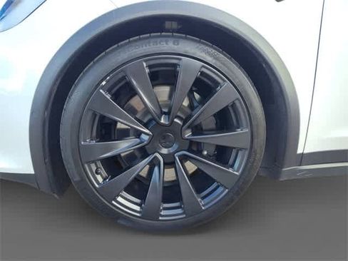 Used 2022 Tesla Model X Plaid image 10