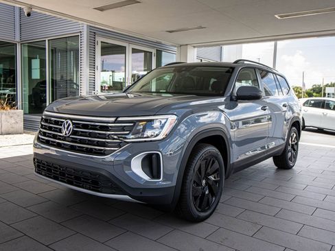 New 2026 Volkswagen Atlas SE FWD image 12