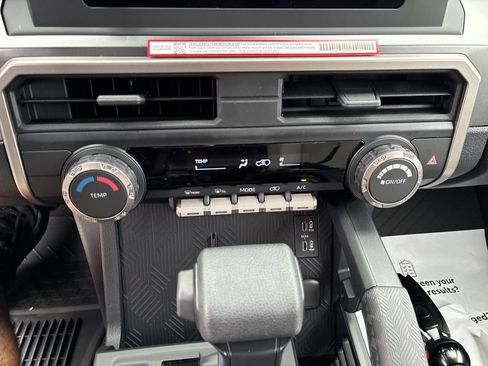 New 2026 Toyota 4Runner SR5 AWD/4WD image 25