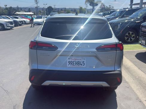 Used 2025 Toyota Corolla Cross XLE AWD/4WD image 4