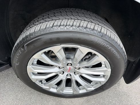 Used 2024 GMC Yukon Denali w/ Max Trailering Package AWD/4WD image 12