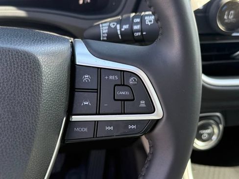 Used 2025 Toyota Grand Highlander AWD Hybrid image 18