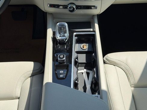 New 2026 Volvo XC60 B5 Ultra w/ Climate Package image 8