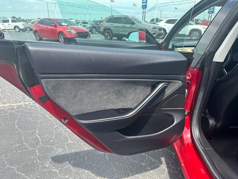 Used 2018 Tesla Model 3 Long Range RWD image 12