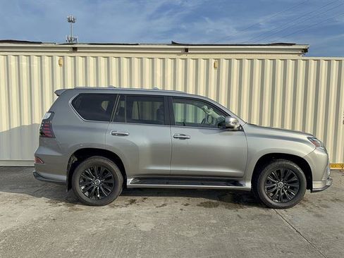 Certified 2023 Lexus GX 460 Luxury w/ Sport Design Package AWD/4WD image 2