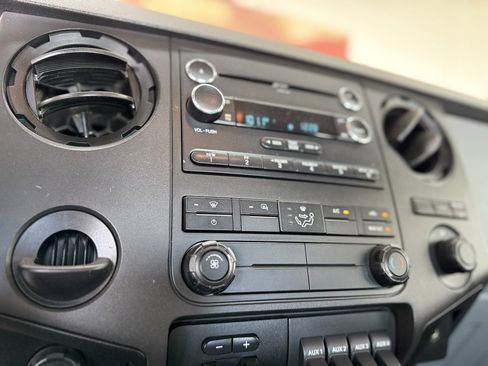 Used 2014 Ford F550 4x4 SuperCab Super Duty w/ Power Equipment Group image 30