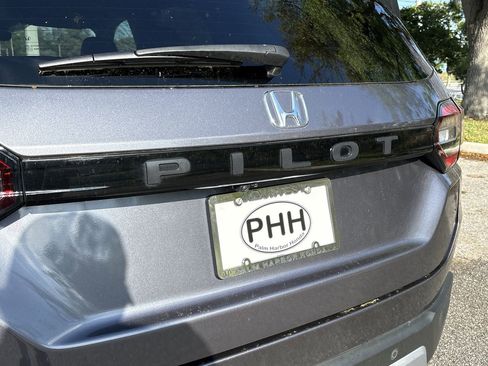 Certified 2025 Honda Pilot EX-L image 24