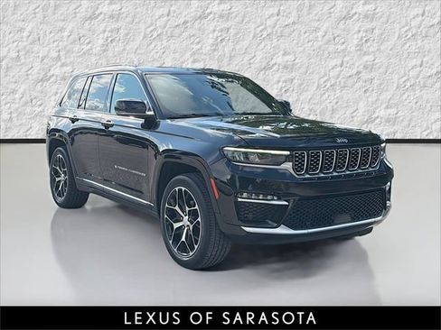 Used 2022 Jeep Grand Cherokee Summit AWD/4WD image 1