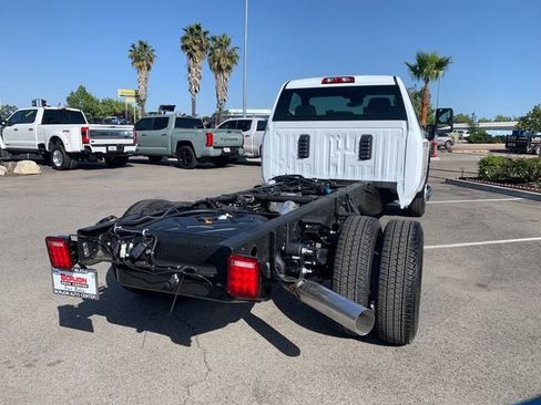 New 2026 GMC Sierra 3500 SLE RWD image 8