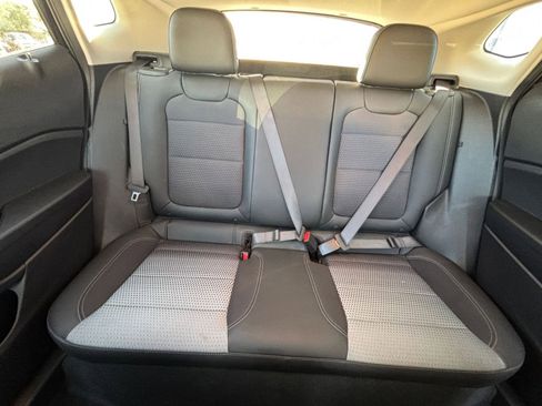 Used 2025 Chevrolet Trax LT image 36