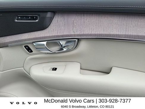New 2026 Volvo XC90 T8 Ultra w/ Protection Package Premier AWD/4WD image 18
