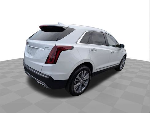 Certified 2024 Cadillac XT5 Premium Luxury FWD image 4