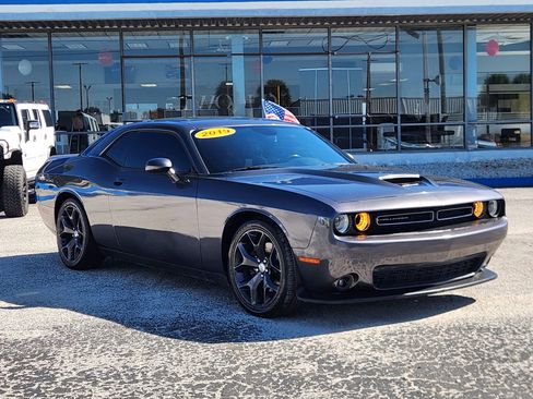 Used 2019 Dodge Challenger R/T image 19