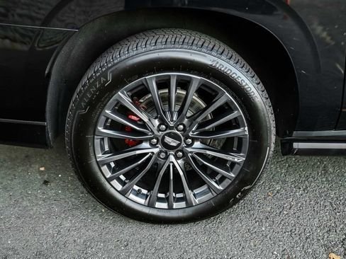 Used 2023 Cadillac Escalade ESV V image 5