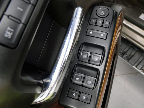 Used 2015 Chevrolet Silverado 2500 High Country w/ High Country Premium Package AWD/4WD image 13