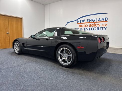 Used 2003 Chevrolet Corvette Coupe w/ Preferred Equipment Group RWD image 6