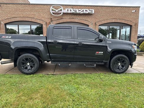 Used 2016 Chevrolet Colorado Z71 w/ Z71 Midnight Edition AWD/4WD image 2