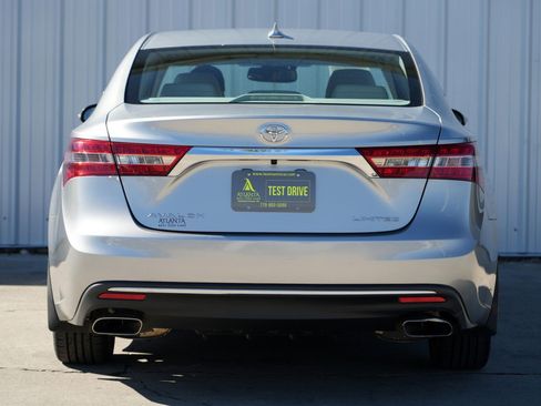 Used 2016 Toyota Avalon Limited w/ Toyota Safety Sense Package image 10